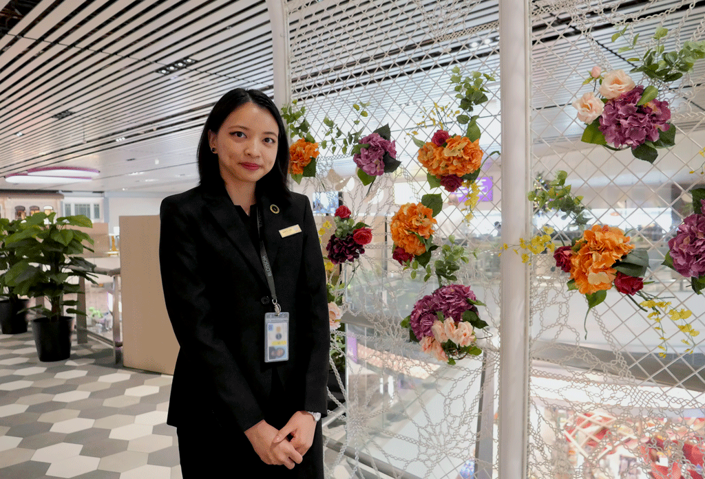 Caroline-Blossom-Lounge