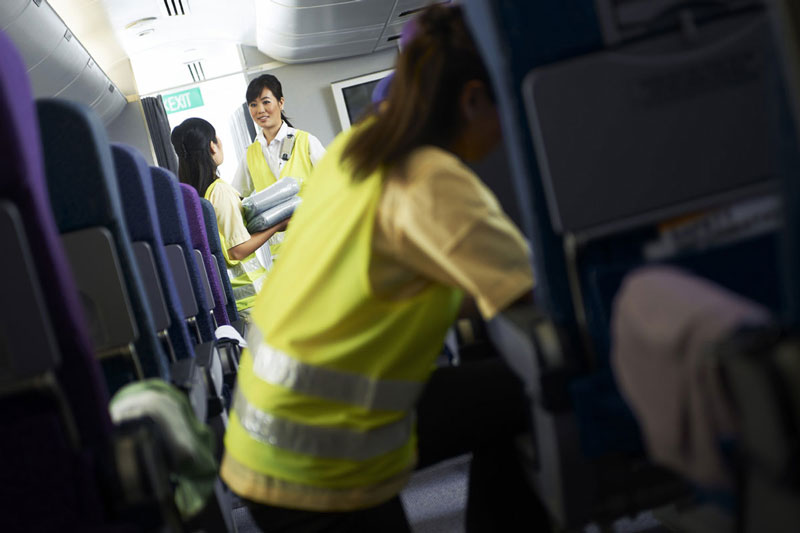 Cleaning of aircraft cabins